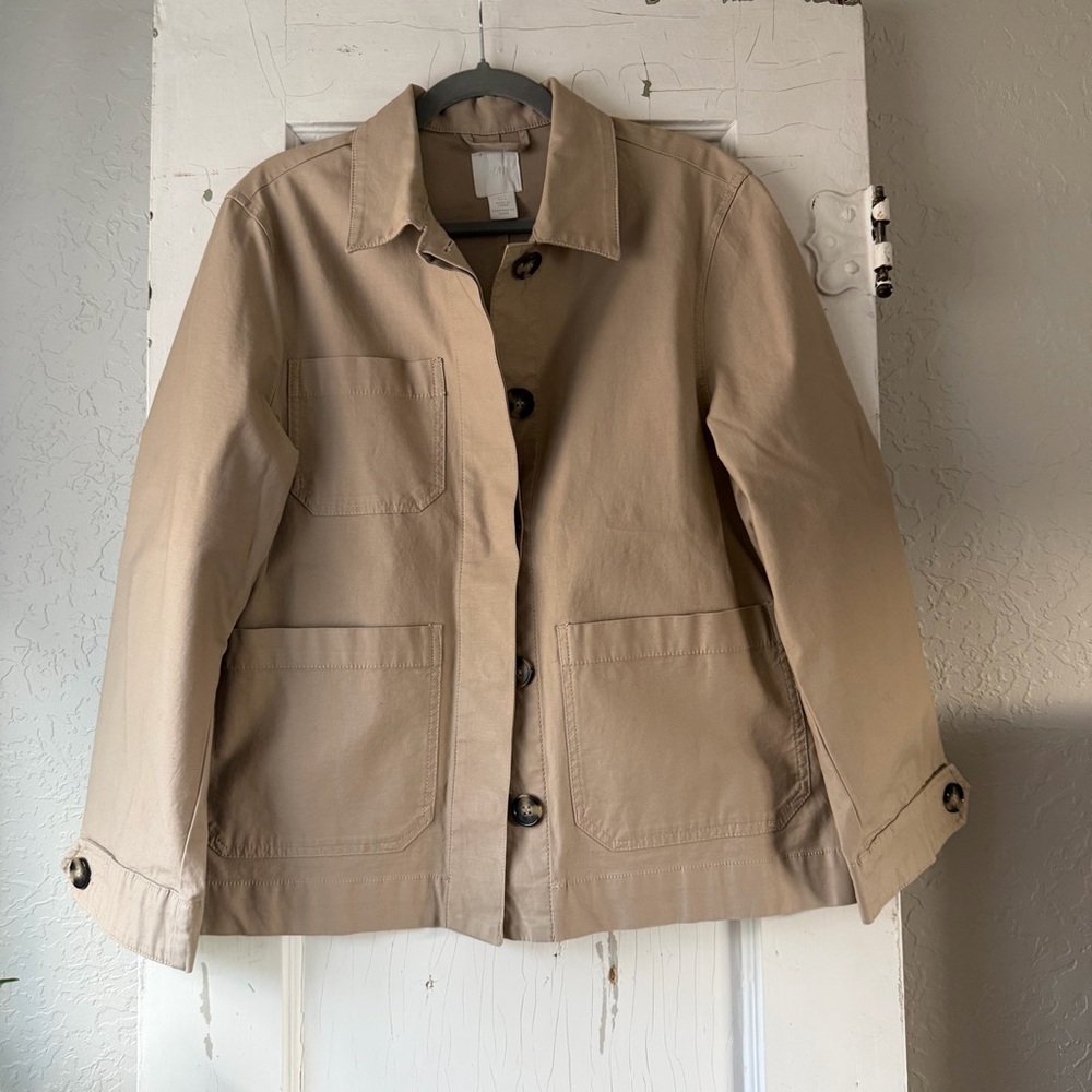 H&M Lightweight Jacket Womens Size 4 Beige Hidden Button Minimalist‎